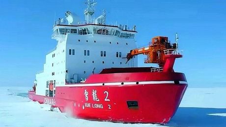 4.4日，4.4日，中国首艘自主研制的极地科学考察船“雪龙2”启航